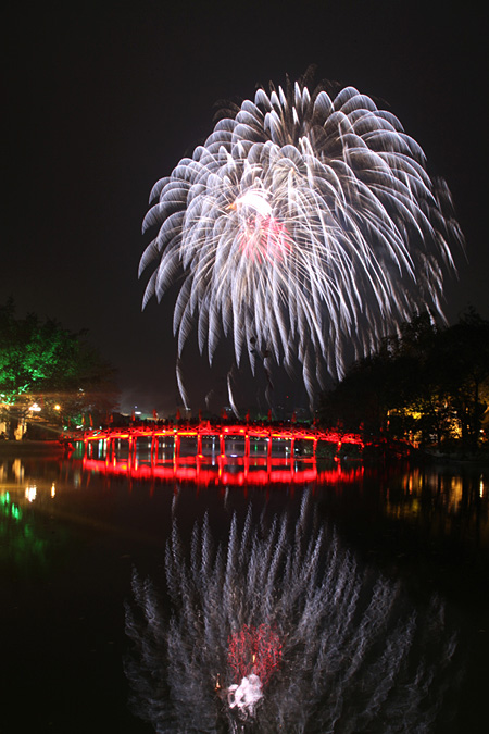 บรรยากาศการฉลองตรุษเต็ตในทั่วประเทศ